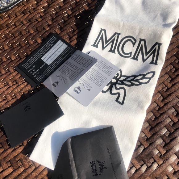 MCM purse - Picture 4 of 4